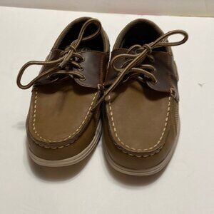 American Eagle boys deck shoes size 1. Brown